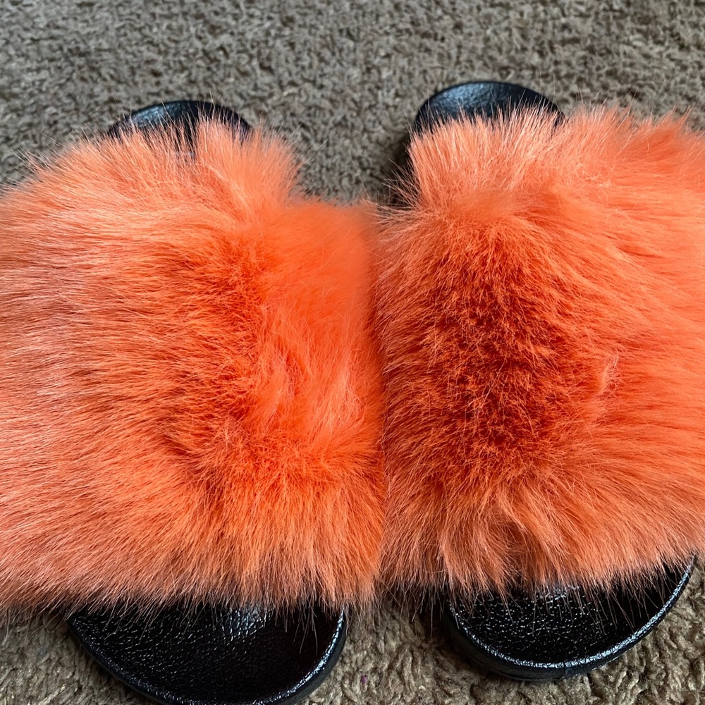 New-Ultra Soft Fur Slides Slippers-color Coral - New in box